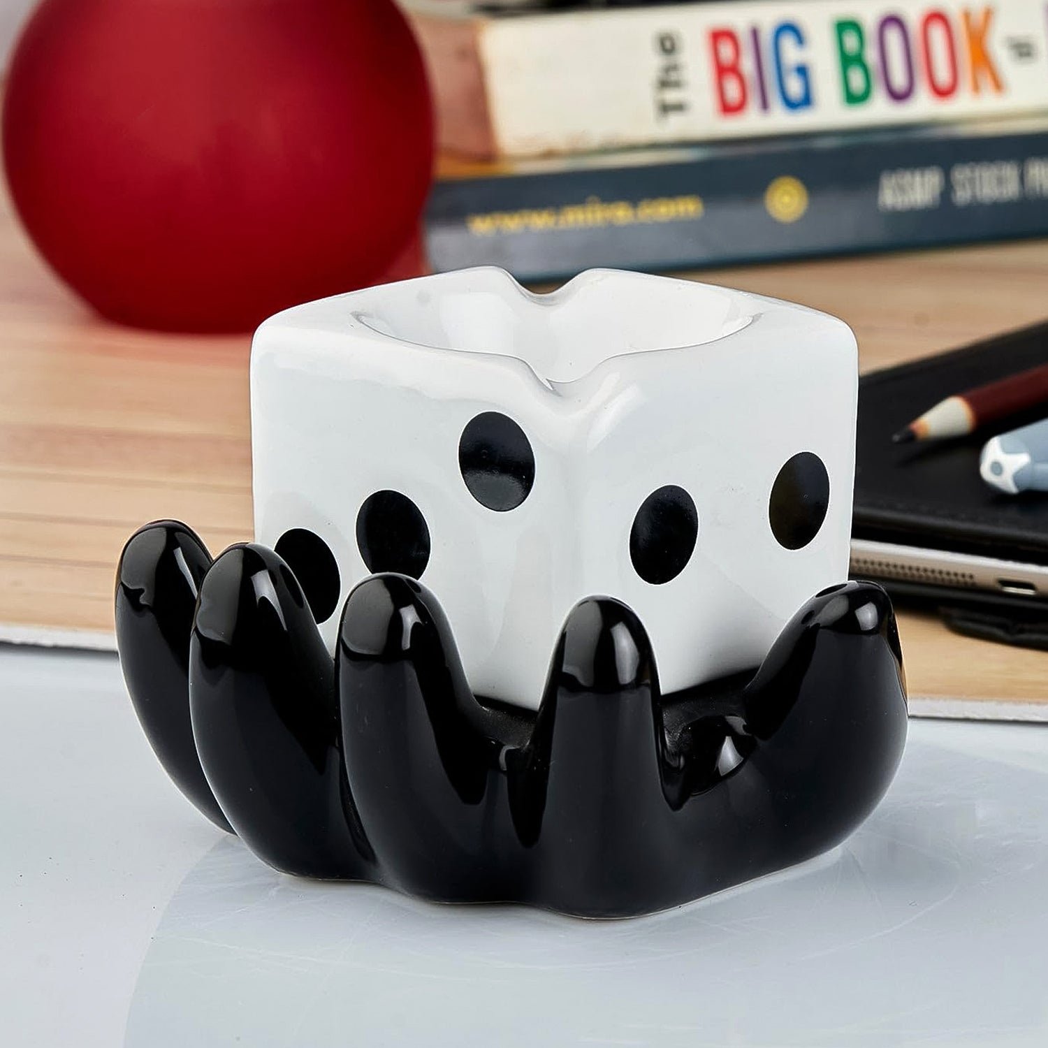 Ceramic Ashtray – Colourful Retro Smoking Accessory