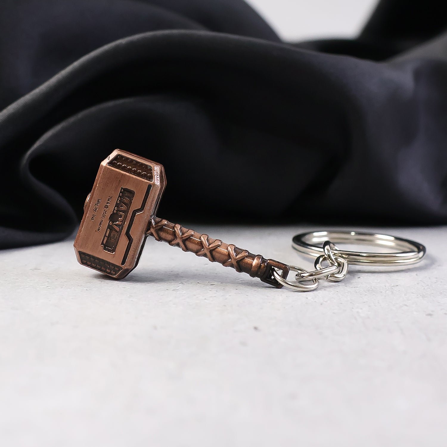 02_0976ad46-8712-4190-8351-fd11fee73038 Metal Hammer Keychain – Durable Zinc Alloy Mini Keyring