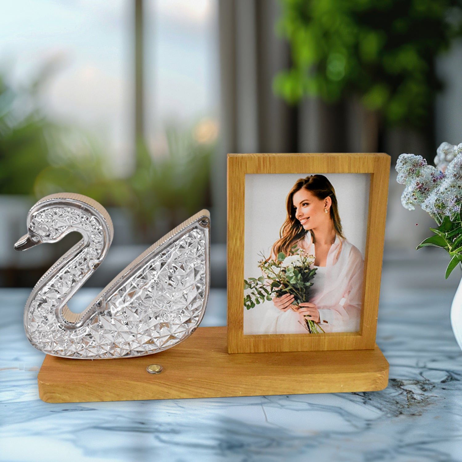 Duck Crystal LED Lamp – Unique Photo Frame with Soft Night Light