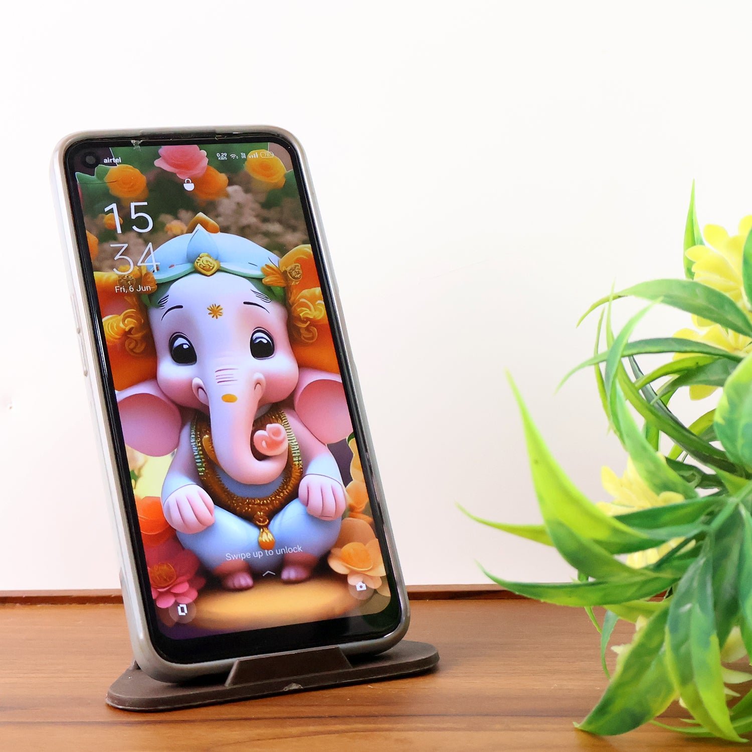 02_1f8bfef3-d4e3-45d9-a905-c6c8a7e5e191 Pyramid Brown Mobile Stand – Adjustable 3-Angle Phone Holder