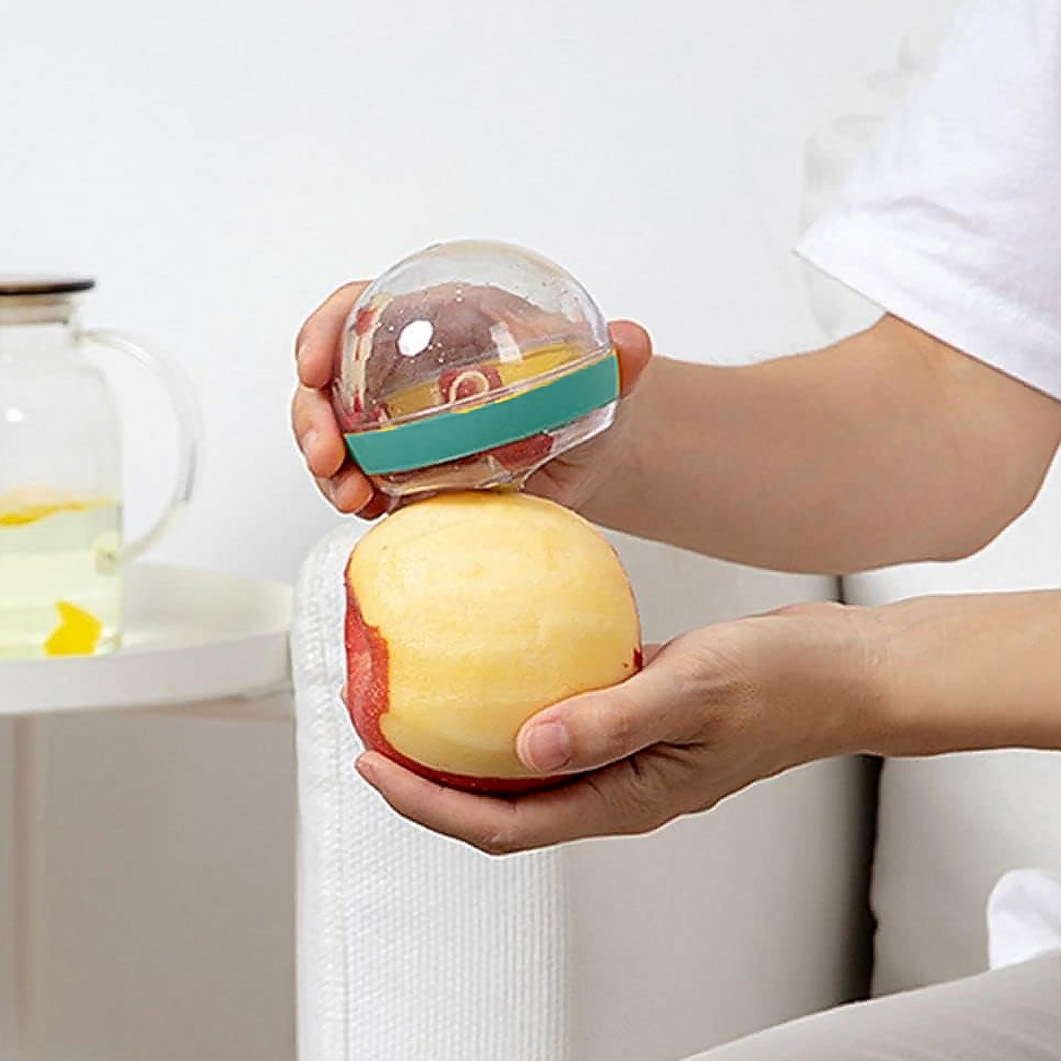 Multifunctional Round Peeler – Peel-Catching & Ergonomic | Quickslice