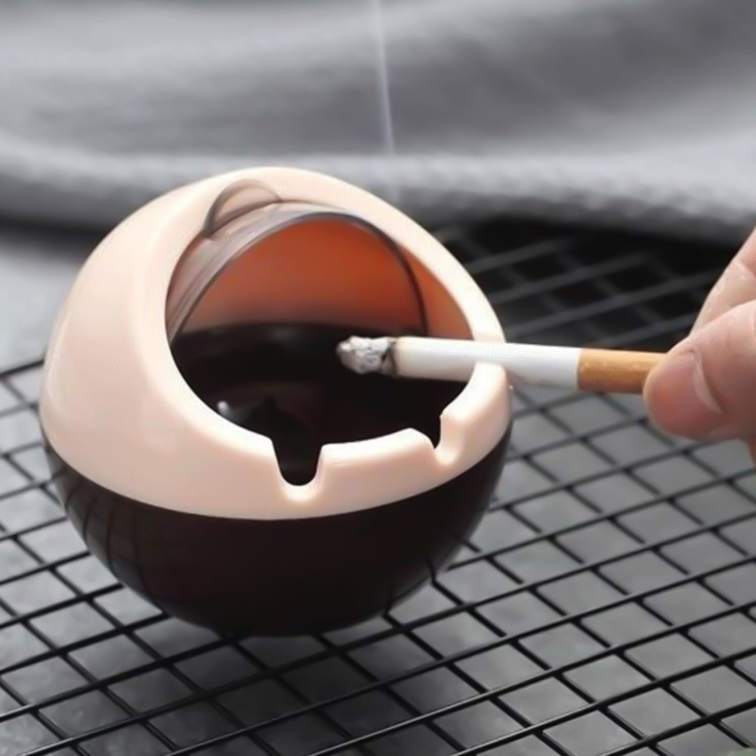 Ball Ashtray with Lid – Windproof Portable PP Plastic Ashtray