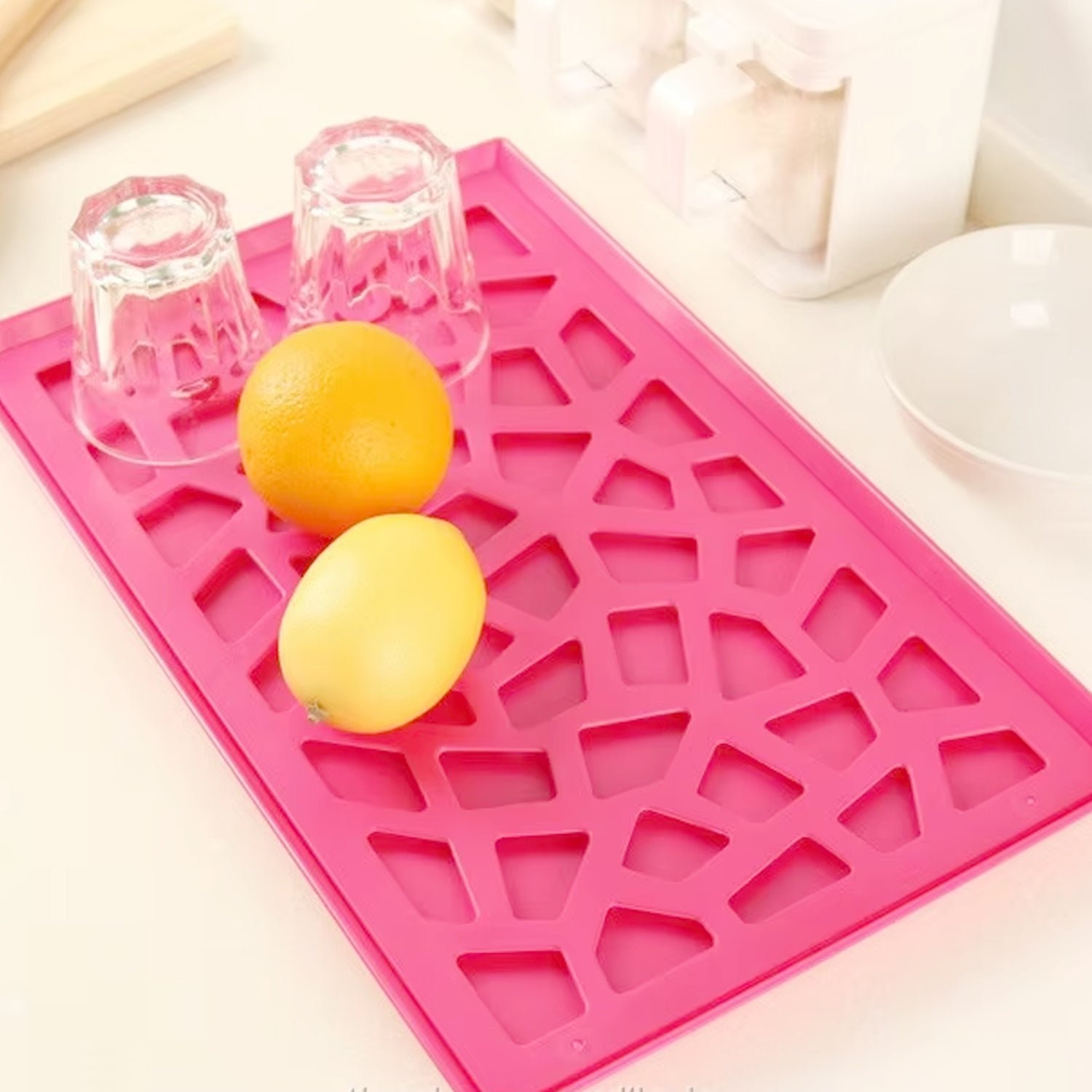 Plastic Kitchen Tray – Durable Modern Hollow Design 40x25 cm