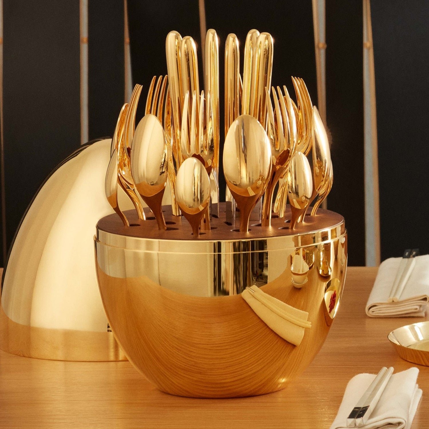 Golden Cutlery Set – 24-Pc with Oval Stand | Serve Stellar