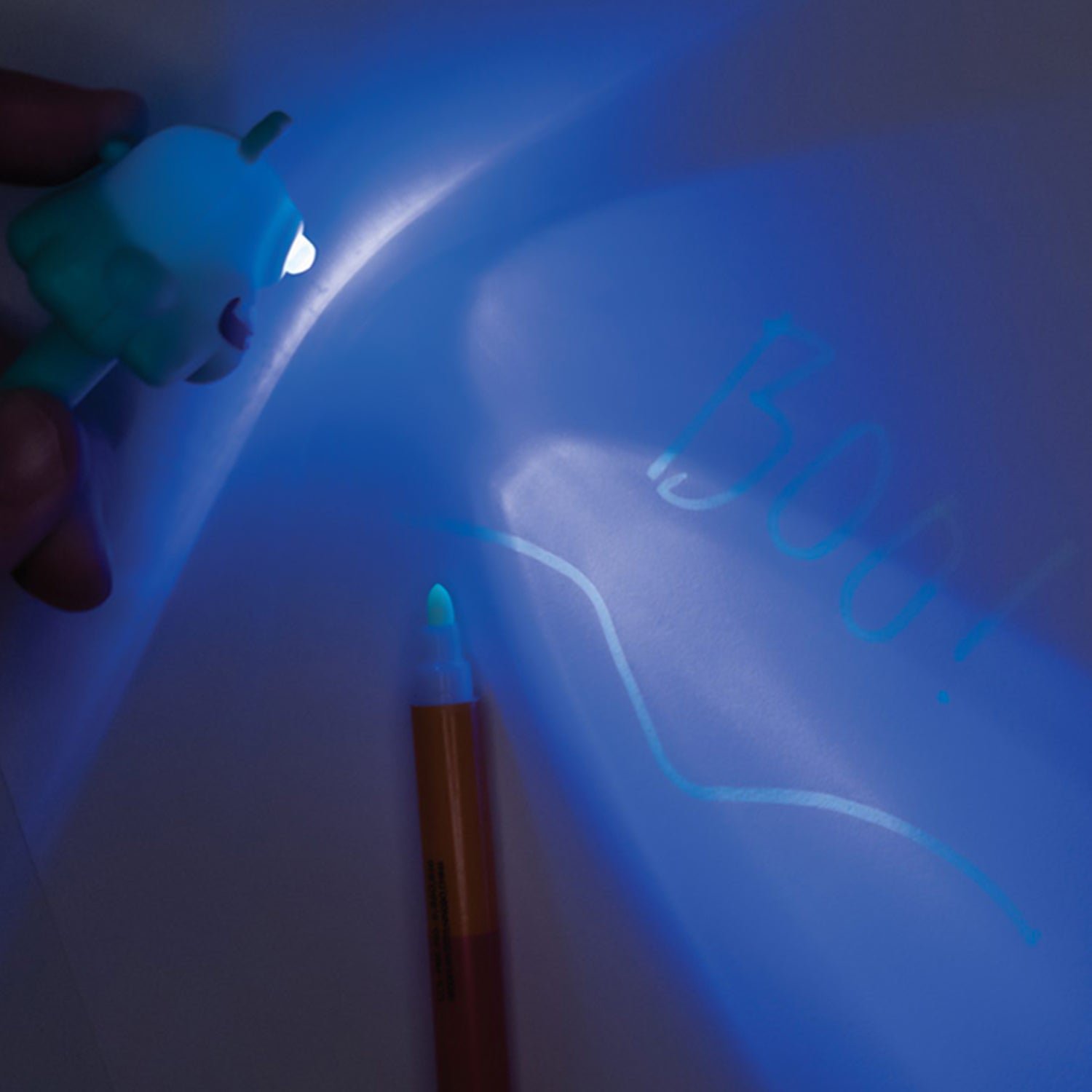 3-in-1 Ball Pen with Marker & LED Light – Multifunctional Writing Tool