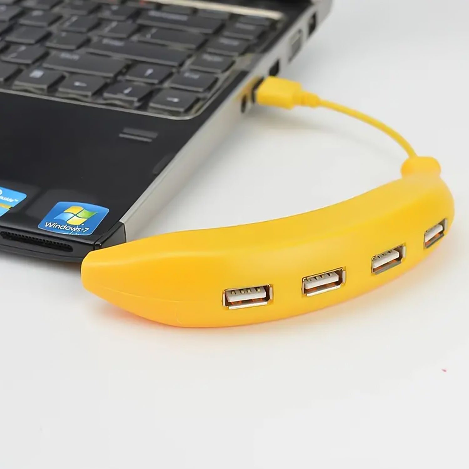 Banana Shape USB Hub – 4-Port 2.0 Splitter | Wiregenix