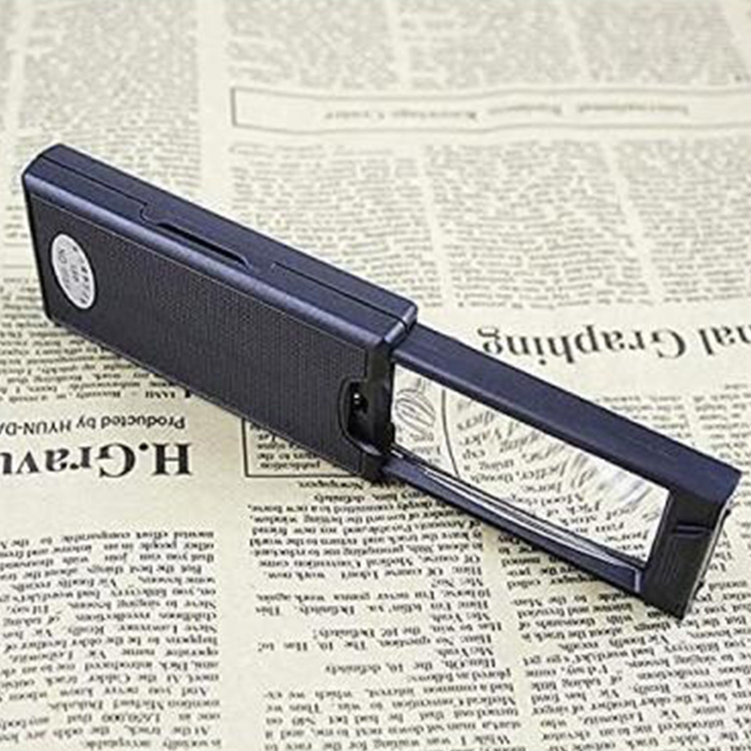 Extendable LED Magnifier – Portable & Durable Reading Aid