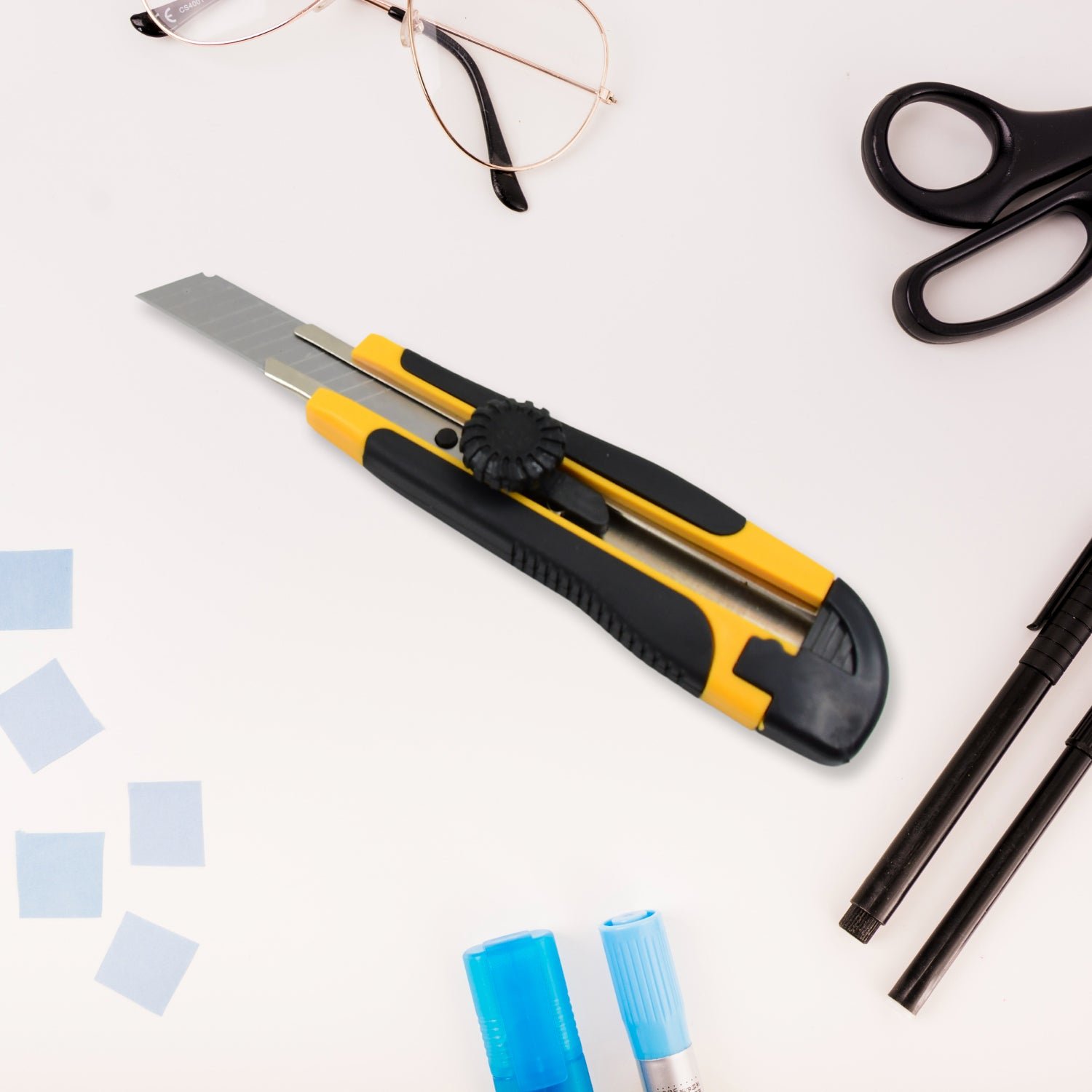 Cutter Knife Set – Heavy Duty Utility Knife with 4 Blades | Wagtail
