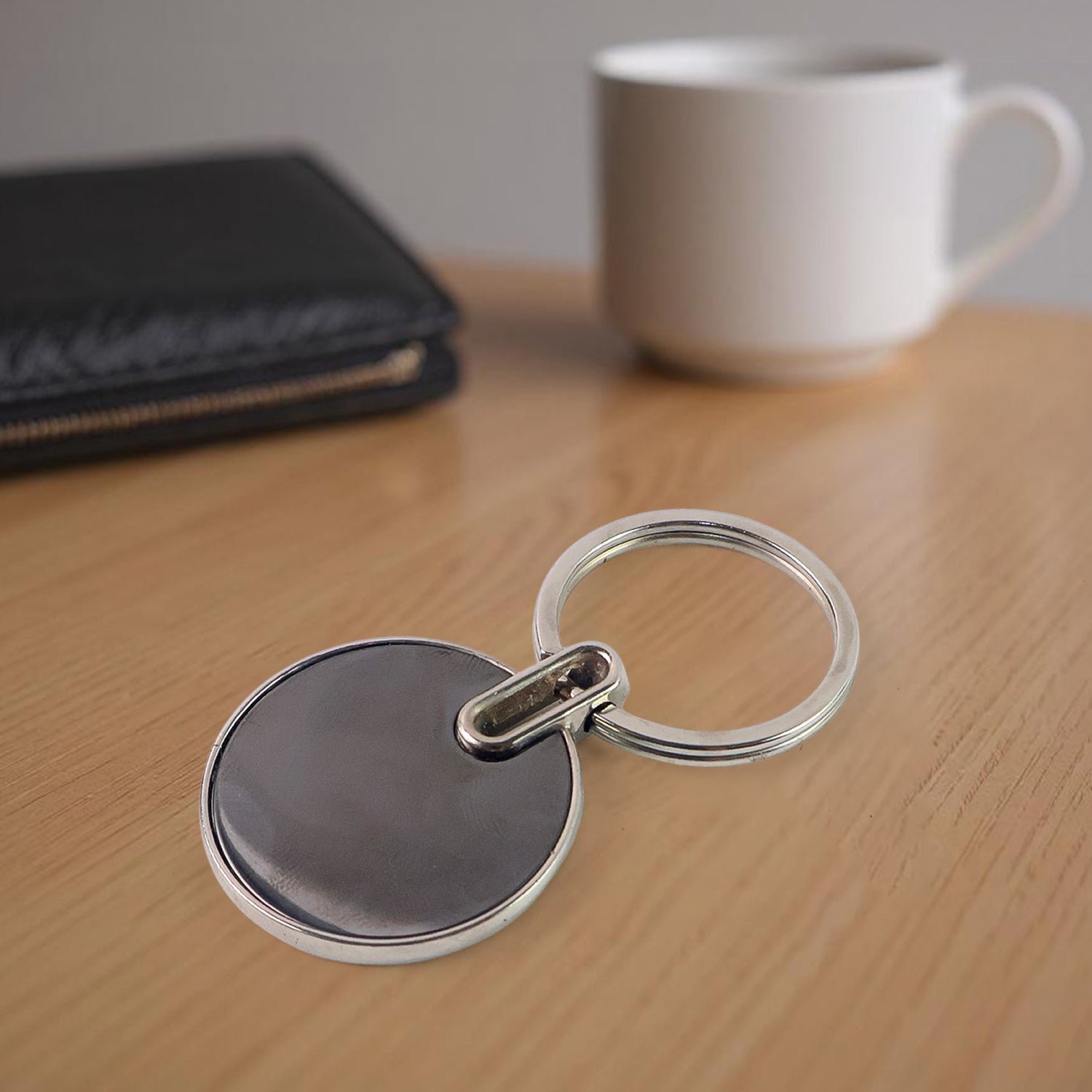 Black Round Metal Keychain – Durable Minimalist Key Organizer