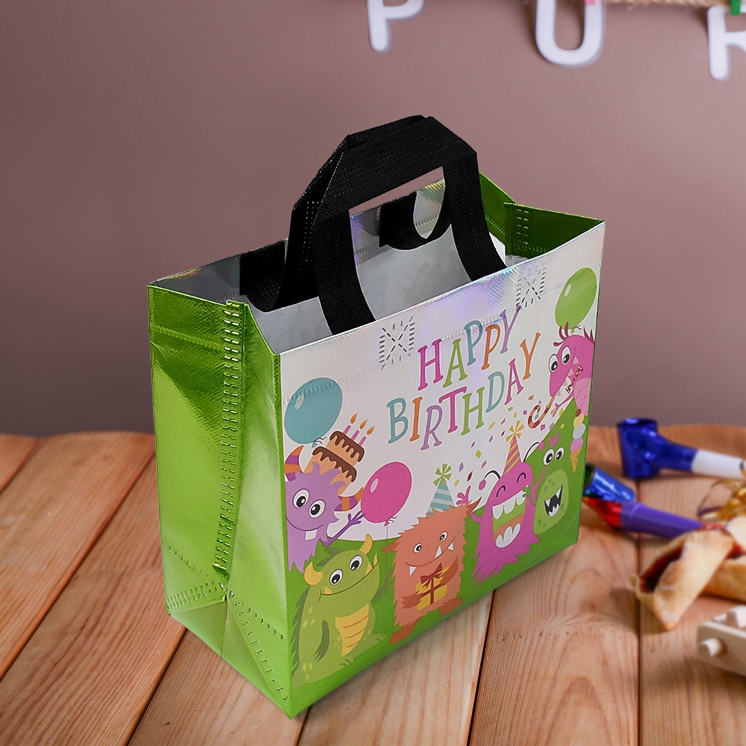 02_aeb7846f-f222-4b52-80e1-f590adf9897a Reusable Birthday Gift Bags – Durable Party Favor Bags with Sturdy Base