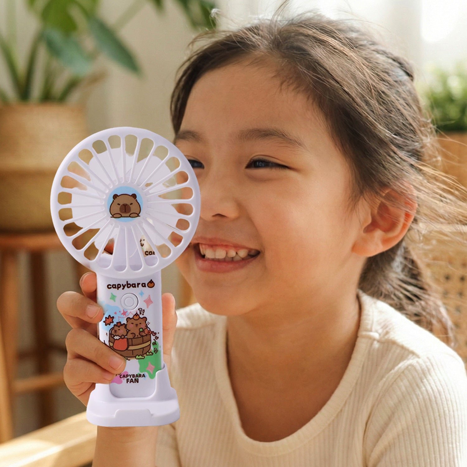 Rechargeable Handheld Fan – Cute Cartoon Capybara with USB Stand