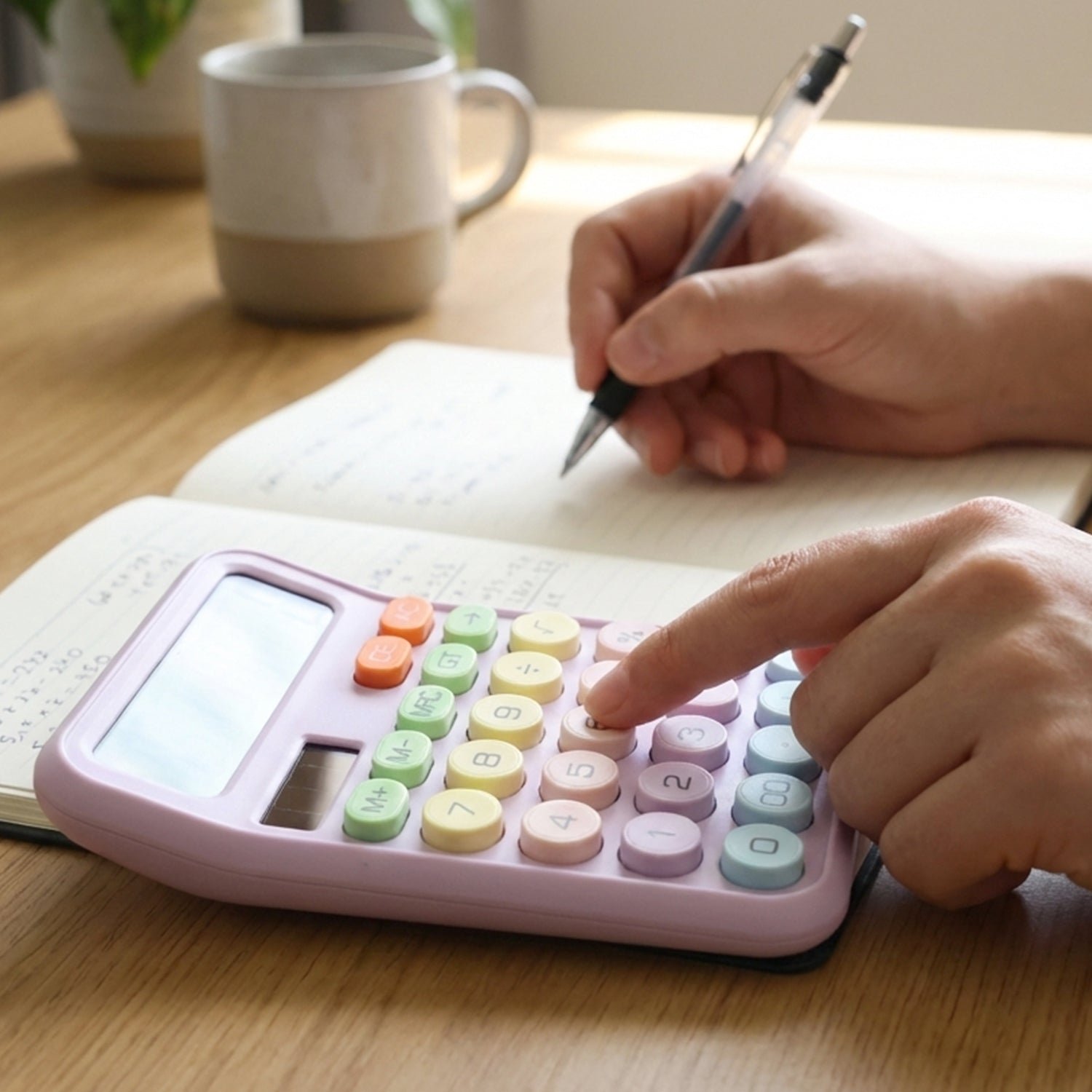 Desktop Calculator – Large Display & Soft Multicolor Keys