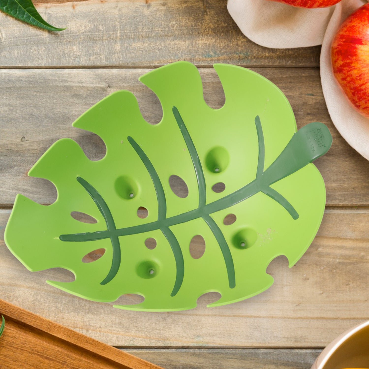 Leaf-Shaped Plastic Fruit Basket – Ventilated & Durable Design