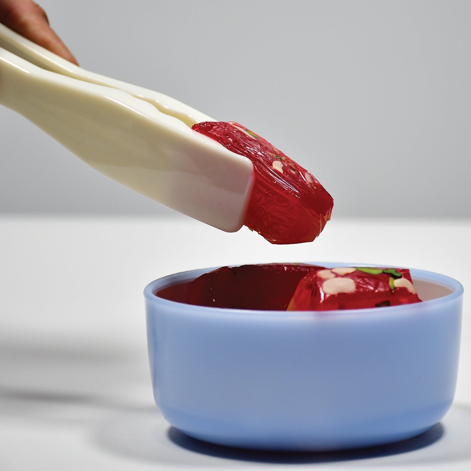 Kitchen Tongs – Easy Grip Plastic Handle Bread Clamps | CookAura
