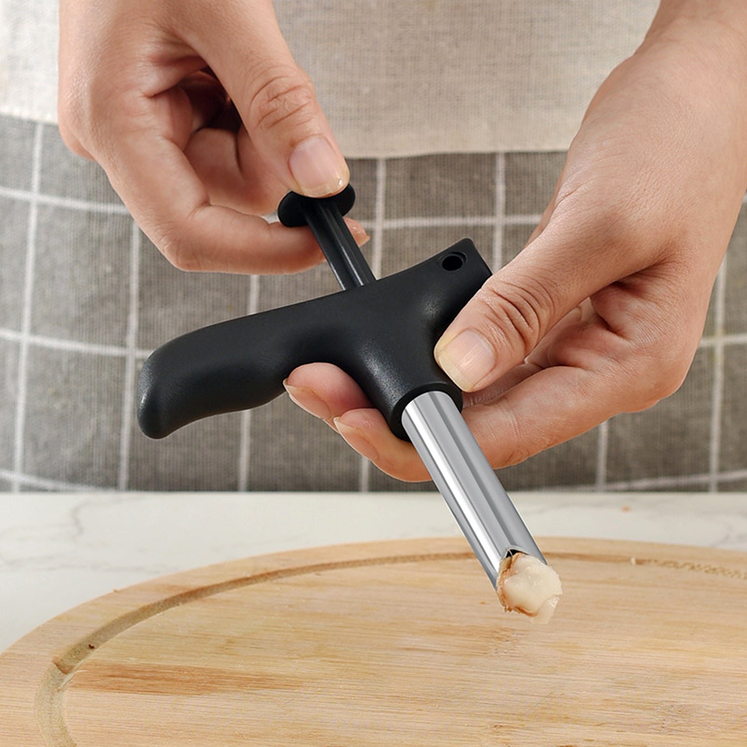 Coconut Opener Tool – Ergonomic Handle for Safe Coconut Cutting