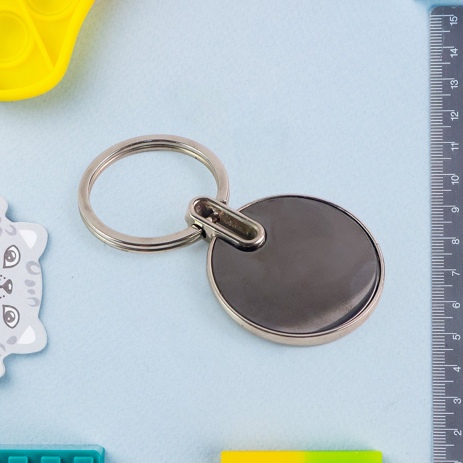 Black Round Metal Keychain – Durable Minimalist Key Organizer