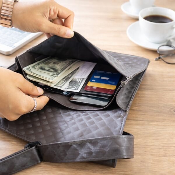 Quilted Crossbody Sling Bag – Stylish Adjustable Strap for Men & Women