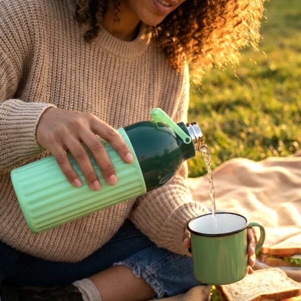 Insulated Water Bottle – 1700ml Large Capacity Leakproof