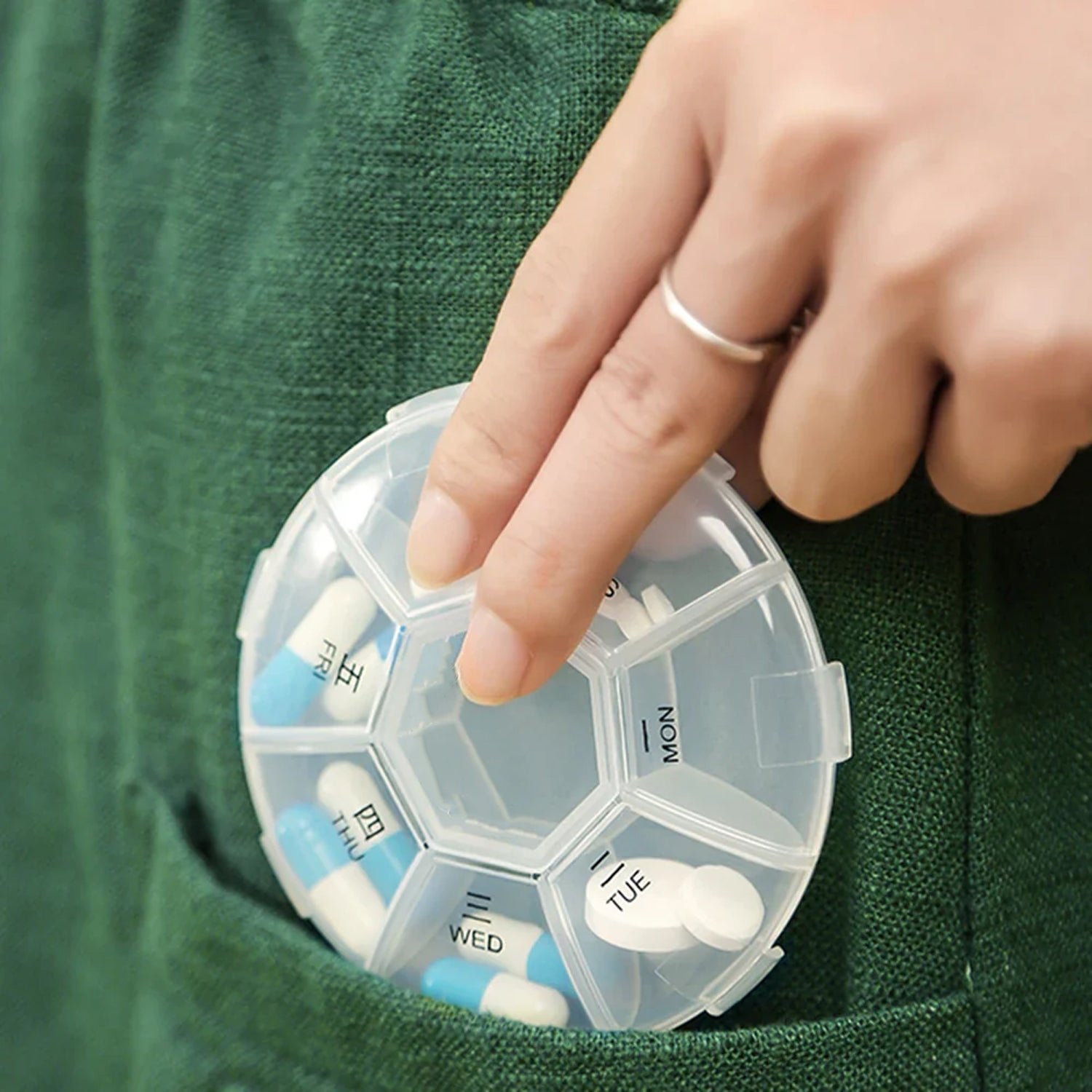 7-Sided Portable Pill Box – Compact Weekly Medicine Organizer