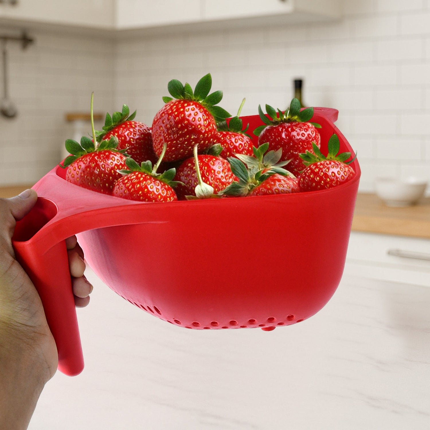 Plastic Strainer Bowl – Ergonomic Handle & Quick Drainage