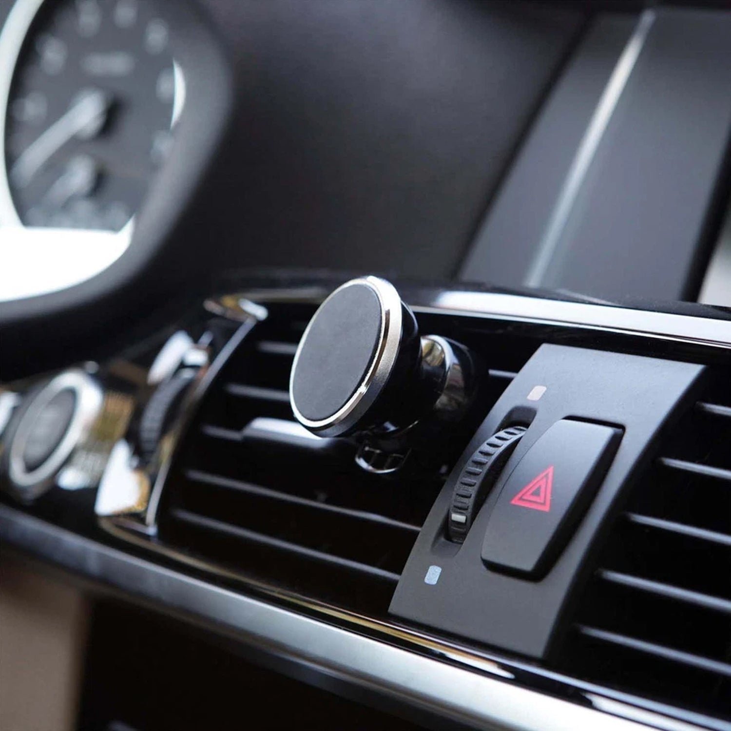 Universal Magnetic Car Mobile Holder – 360° Rotating Strong Grip