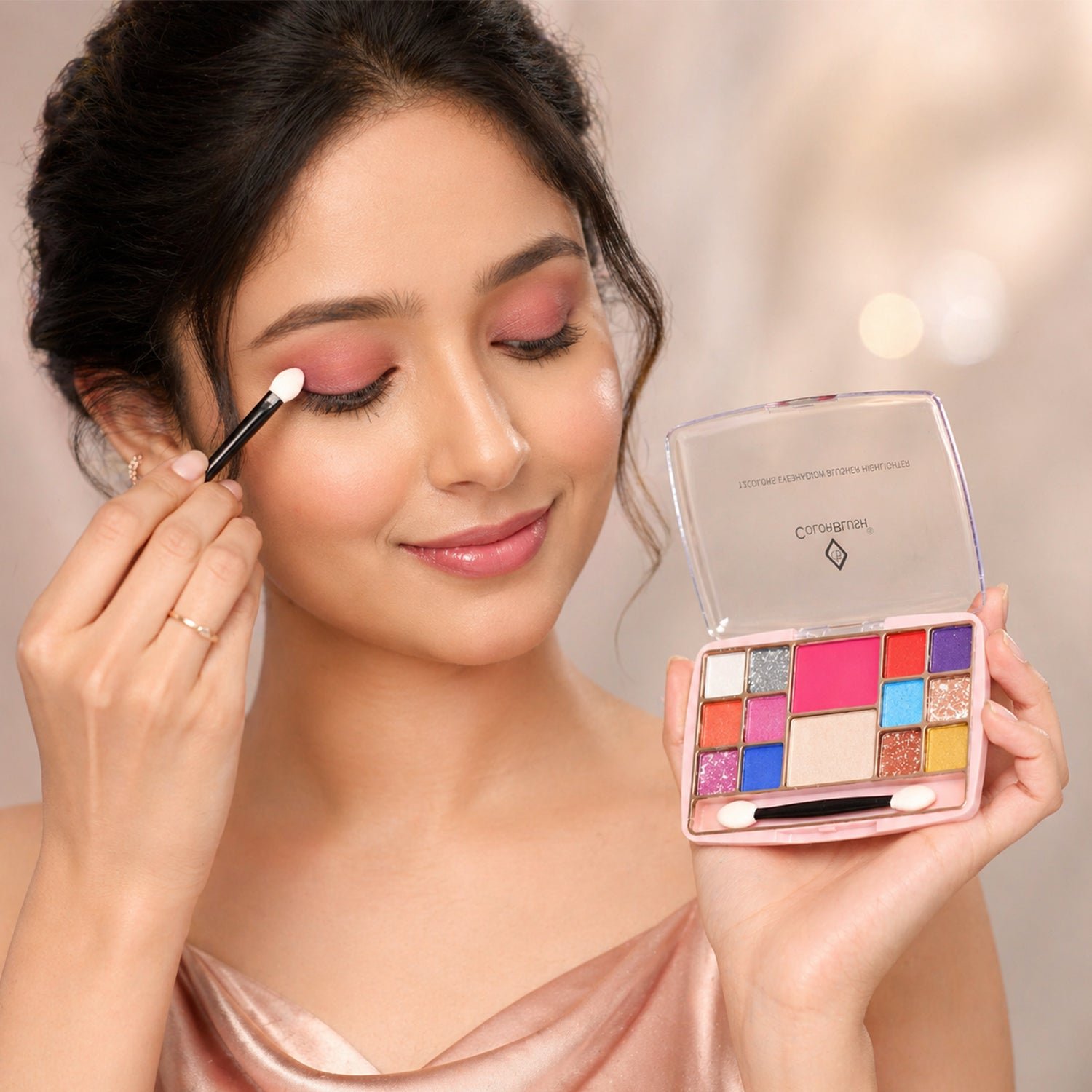 03_cf9714d7-df7b-40f6-b295-b8796357593f Multi-Color Eyeshadow Palette – Matte & Shimmer Eye Makeup Kit