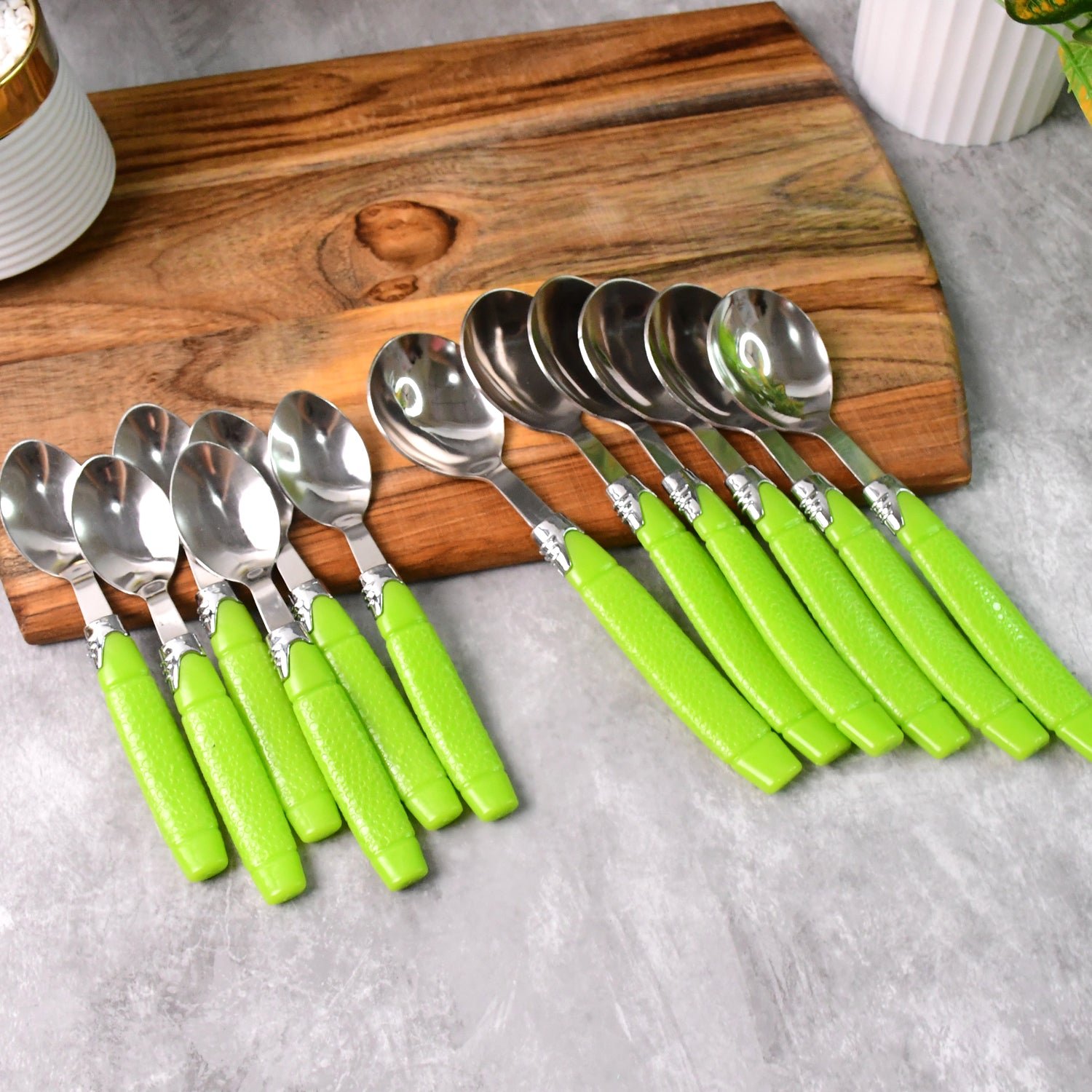 Stainless Steel Cutlery Set – Elegant 24-Piece with Holder