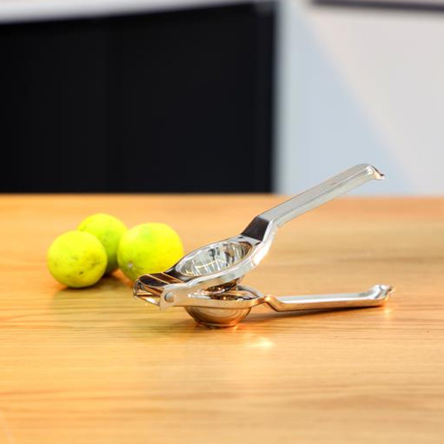 Stainless Steel Lemon Squeezer – Effortless Juicing | Indo Glow