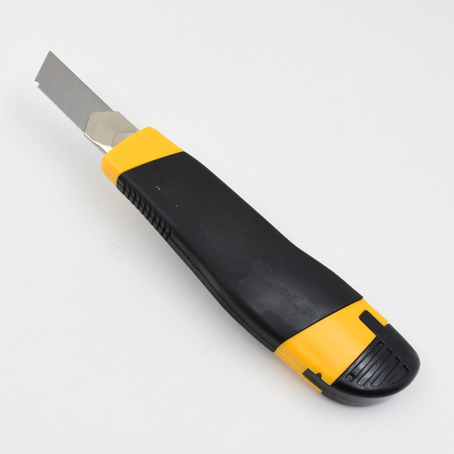 Cutter Knife Set – Heavy Duty Utility Knife with 4 Blades | Wagtail