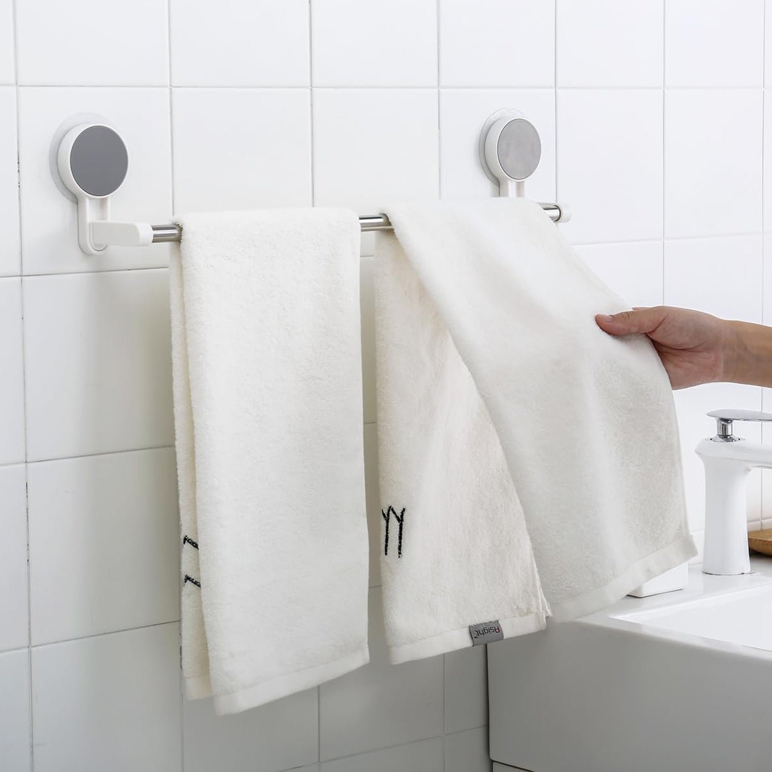 Self-Adhesive Towel Rod – Rust-Resistant Punch-Free Mount