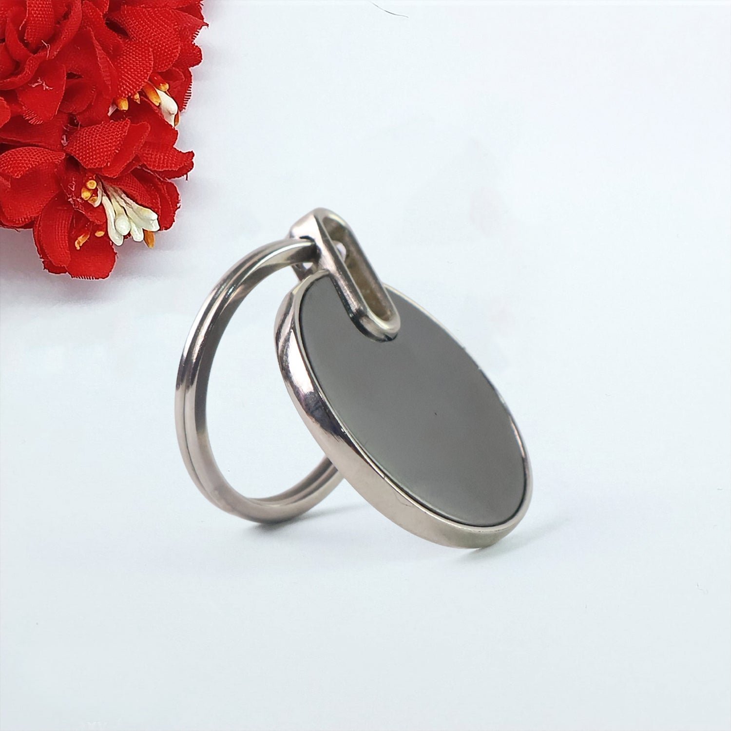 Black Round Metal Keychain – Durable Minimalist Key Organizer