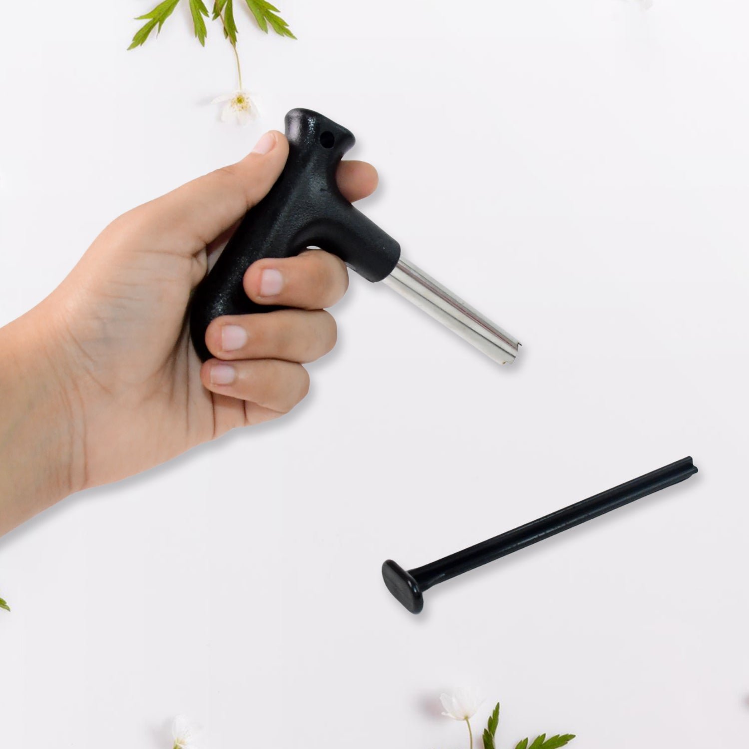Coconut Opener Tool – Ergonomic Handle for Safe Coconut Cutting