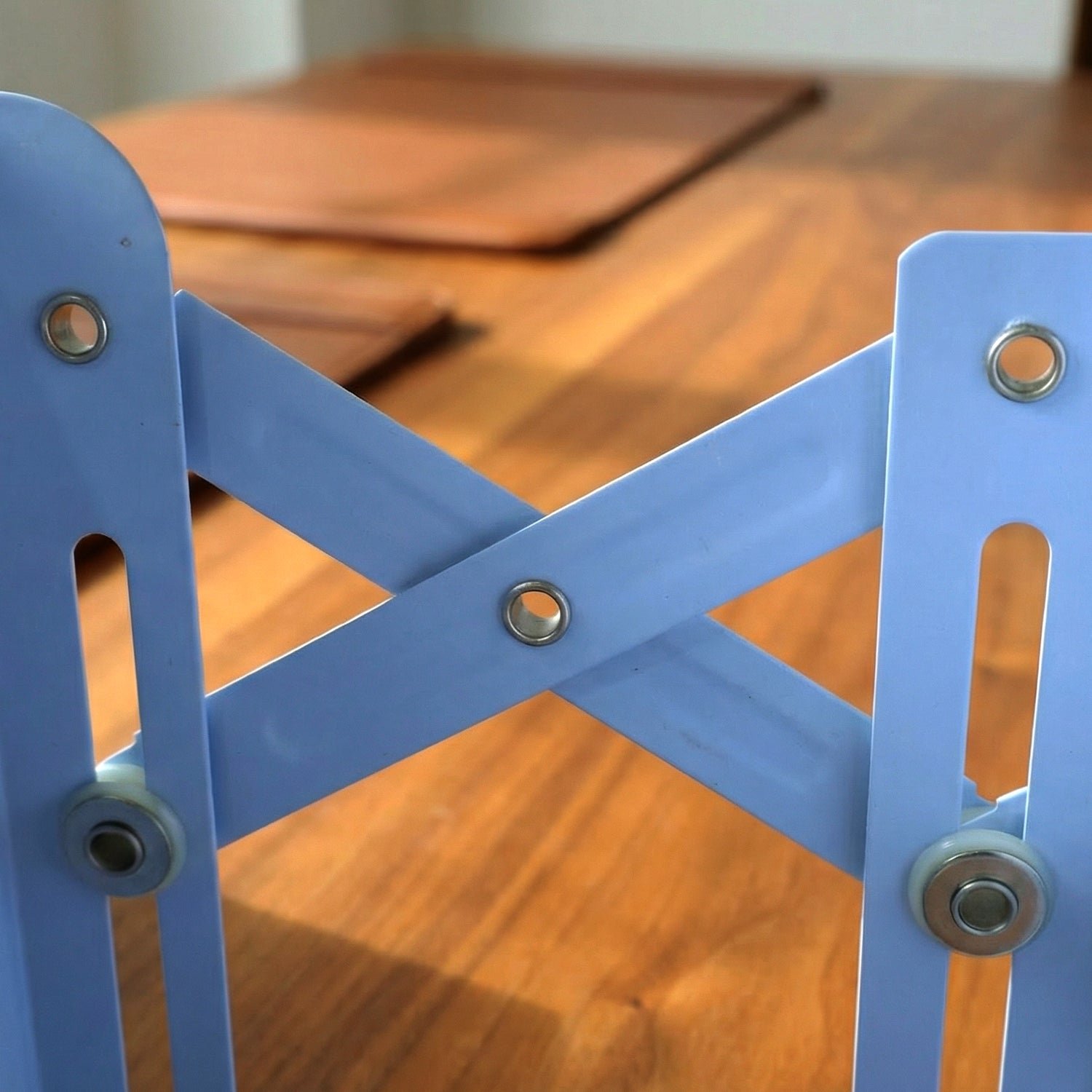 Expandable Book Stand – Adjustable Foldable Organizer for Desk