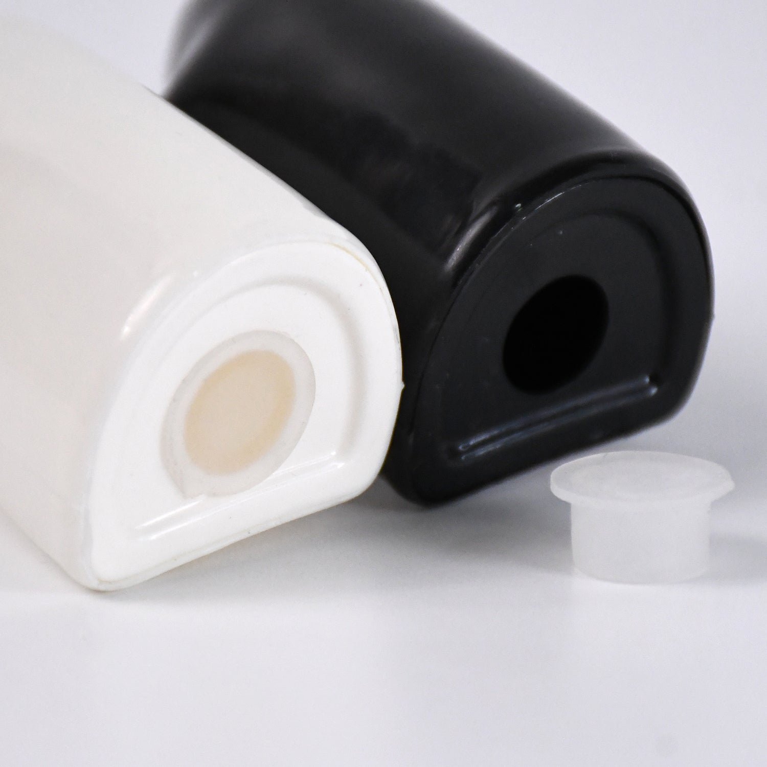 Ceramic Salt and Pepper Shakers – Modern Couple Design | Tidy Table