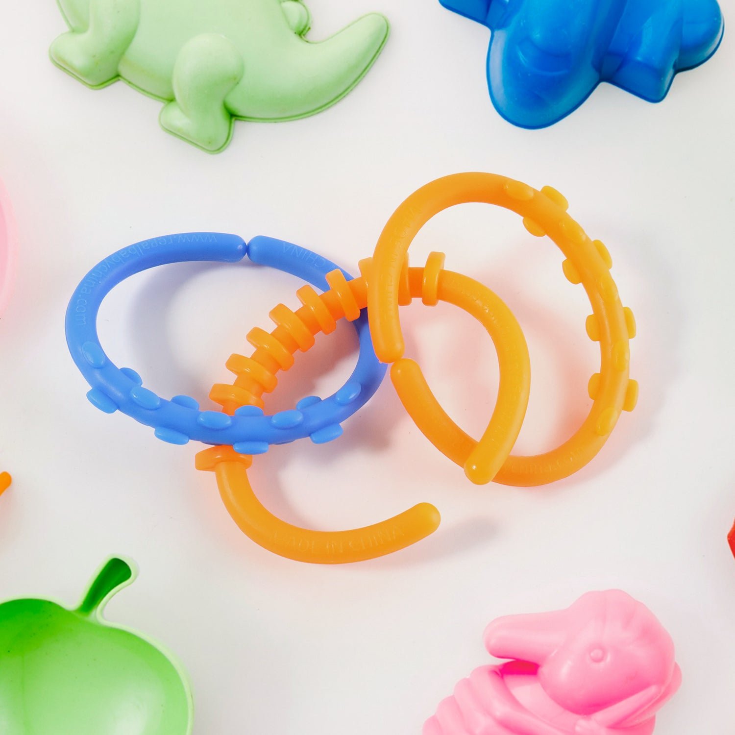 04_7fda5b9d-5deb-4183-82dd-1812f1c784f1 Baby Learning Links Set – Safe, Colorful 3-Piece Educational Toy