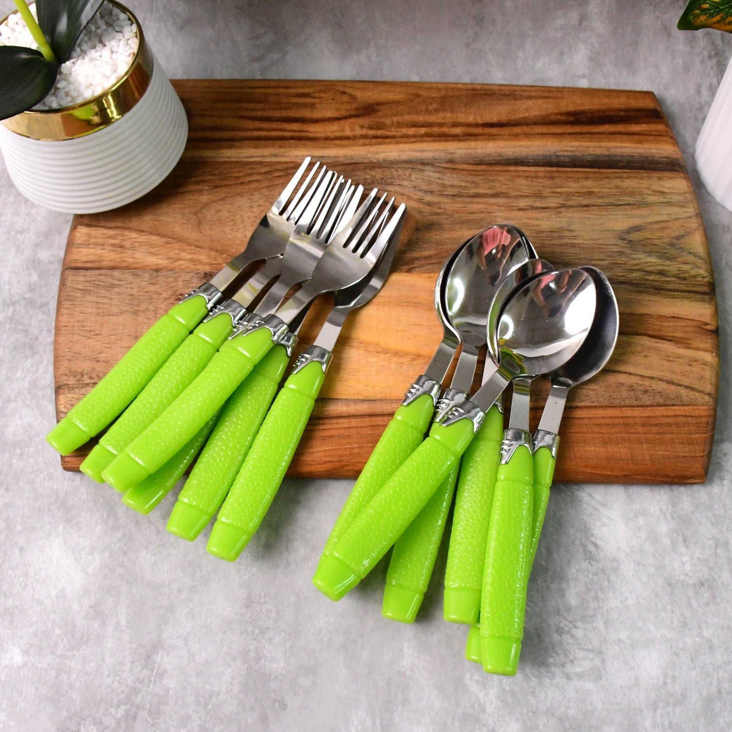 Stainless Steel Cutlery Set – Elegant 24-Piece with Holder