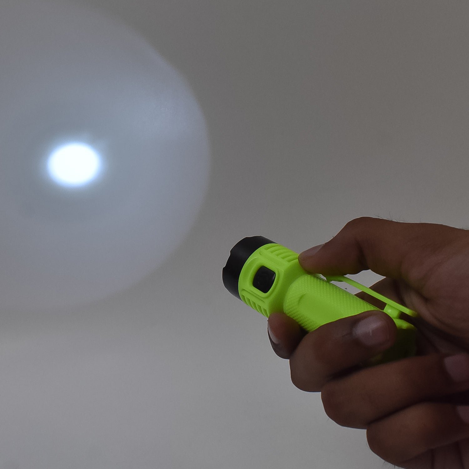 04_ea6531b5-27b4-4b3d-be76-4edc0d42efae LED Flashlight Torch – USB Rechargeable with 4 Lighting Modes