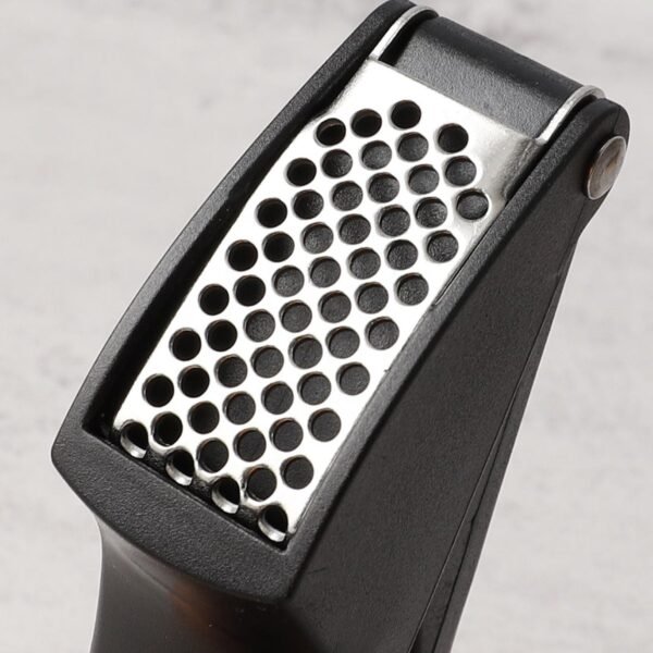 Garlic Press – Effortless Manual Garlic Crushing Tool