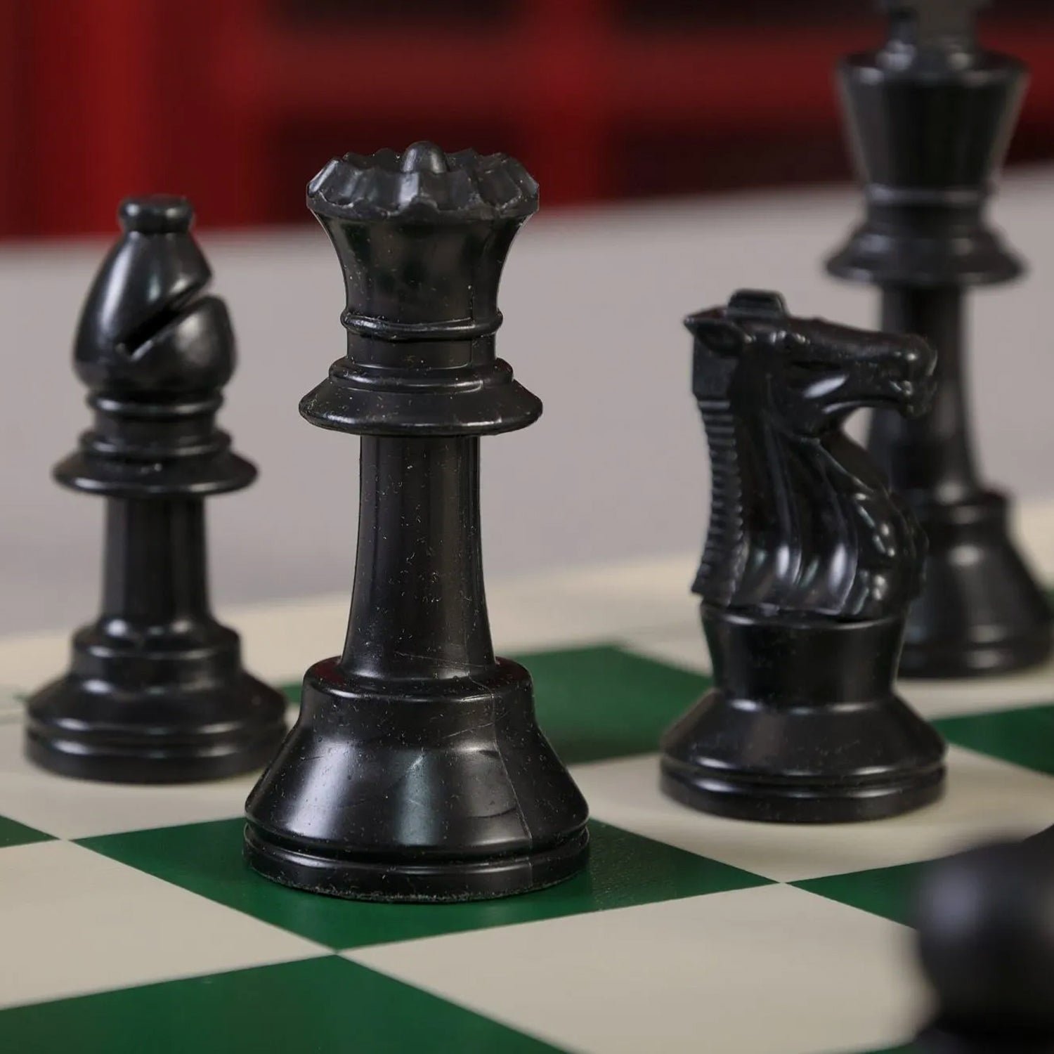 Portable Chess Set – Foldable, Travel-Friendly with Plastic Pieces