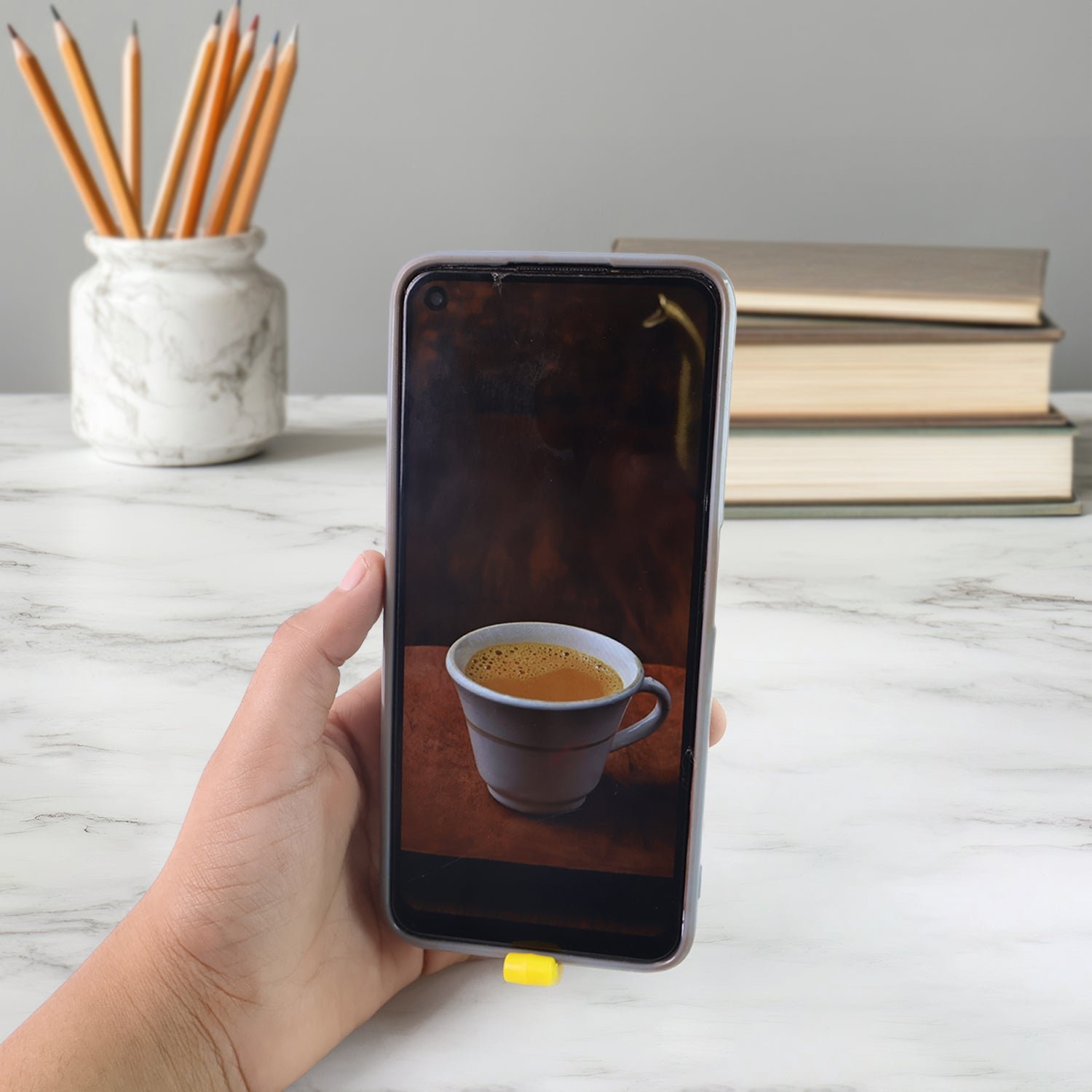 05_ed3826f7-6bcc-458d-951d-8ec4bfc36b0b Dual-Finger Mobile Stand Keyring – Lightweight 2-in-1 Phone Holder