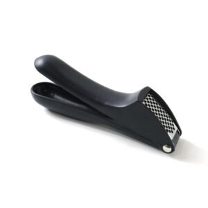 Garlic Press – Effortless Manual Garlic Crushing Tool