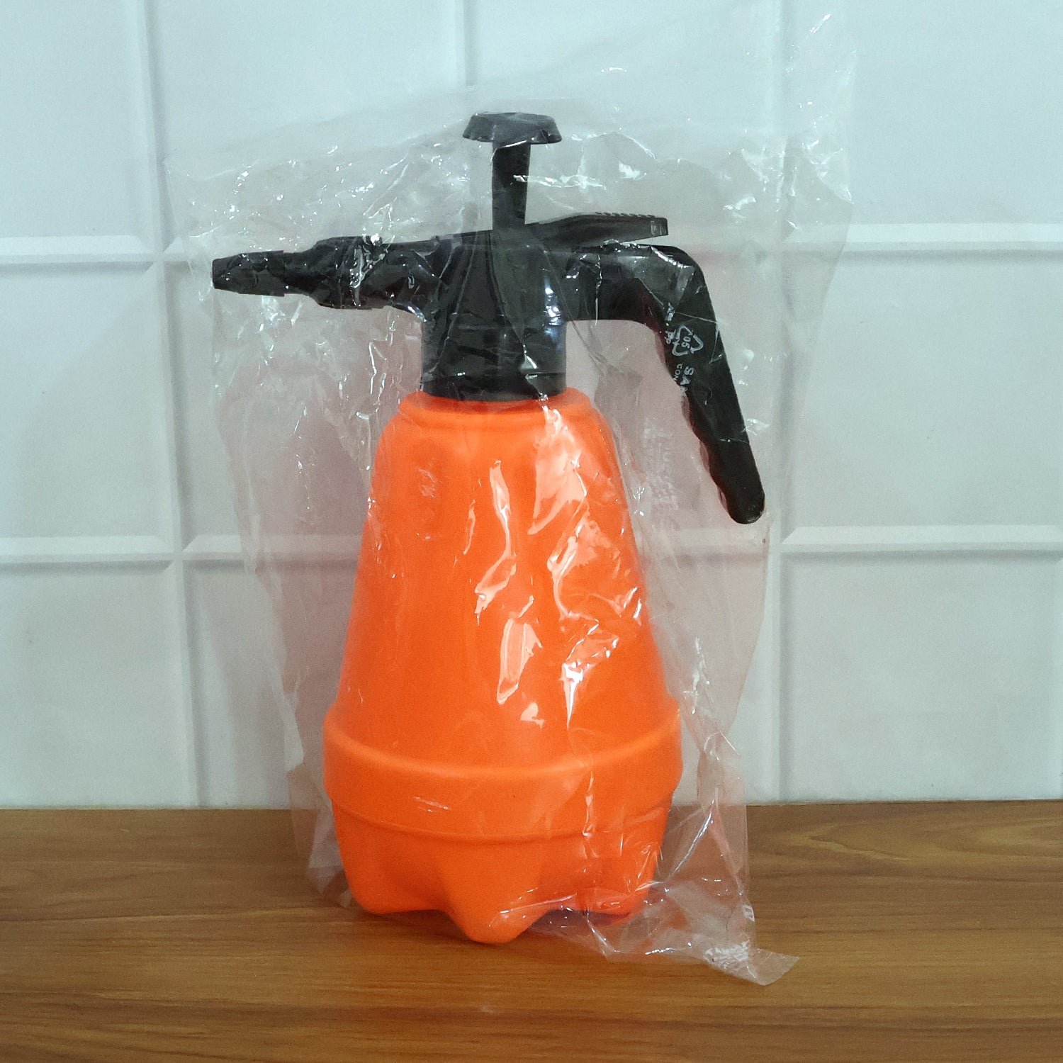 Pressure Spray Bottle 1.5L – Durable Adjustable Nozzle