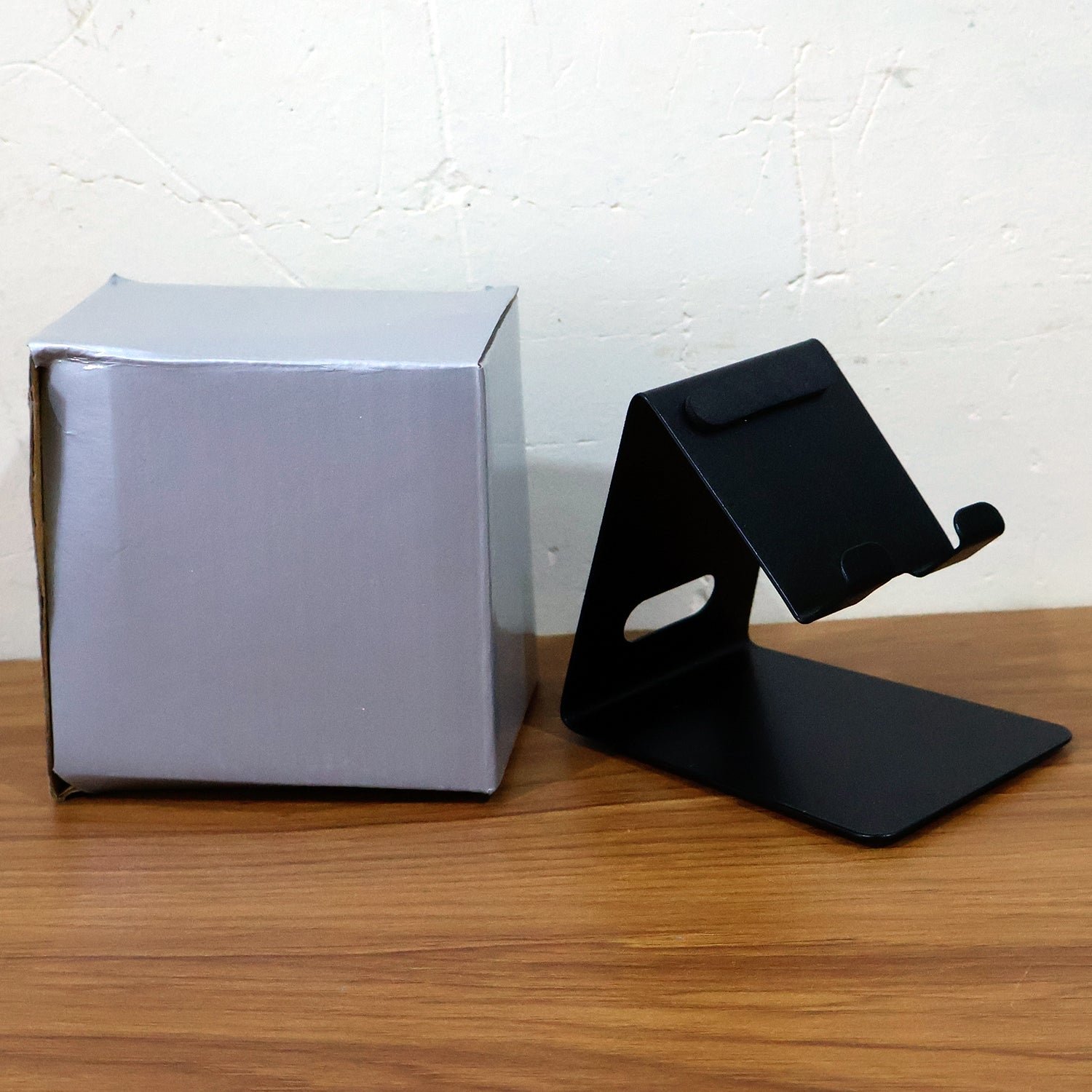 Universal Mobile Stand Durable Metal Tablet Holder for Desk