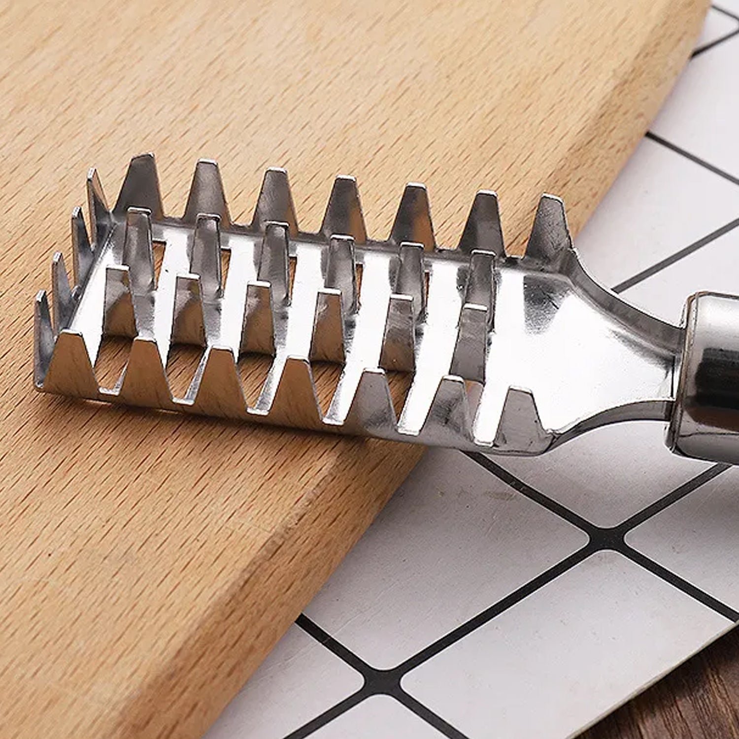 06_c9bfd447-fb52-4ad4-86be-f078ccce9928 Fish Scale Remover – Sawtooth Stainless Steel Scraper | Quickslice