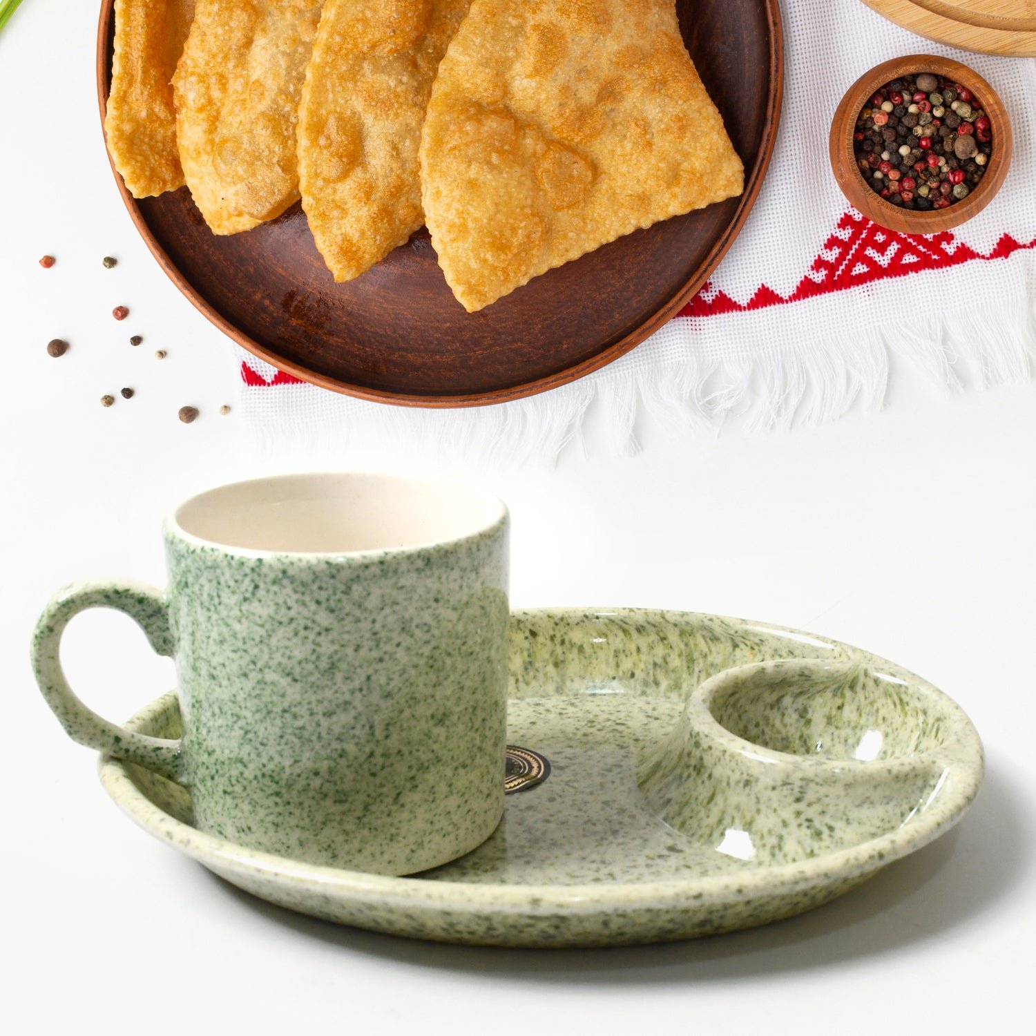 Ceramic Tea/Coffee Cup Set – 3-Piece with Platter | TableNest