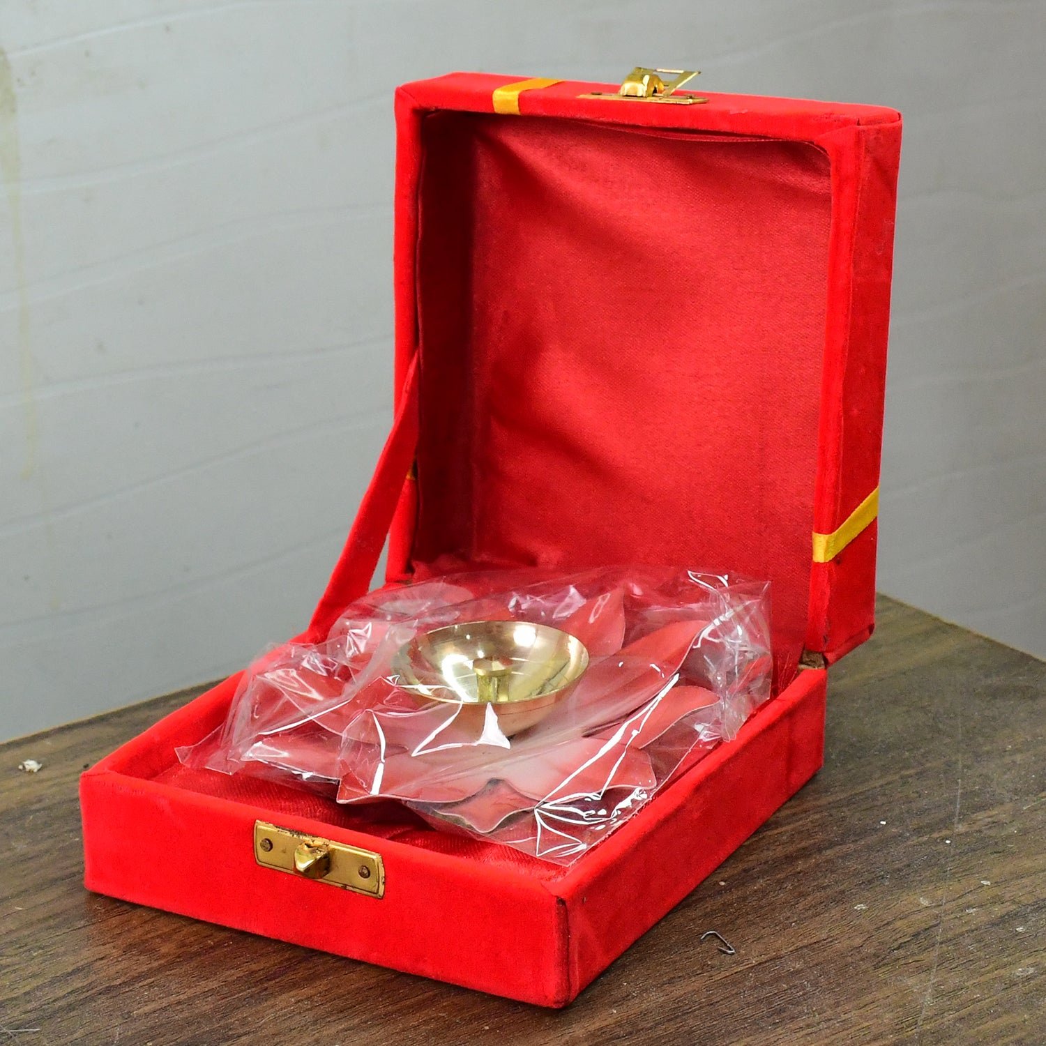 Brass Lotus Oil Diya – Elegant Spiritual Pooja Light