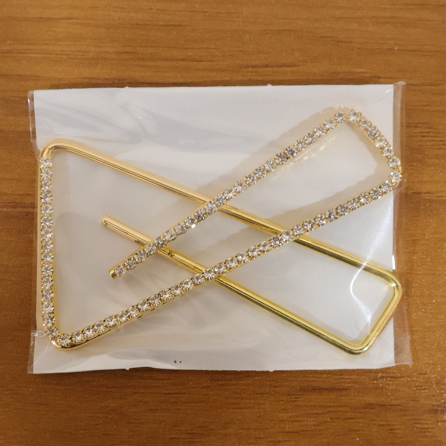 Golden Crystal Triangle Saree Safety Pin – Elegant Fabric Brooch
