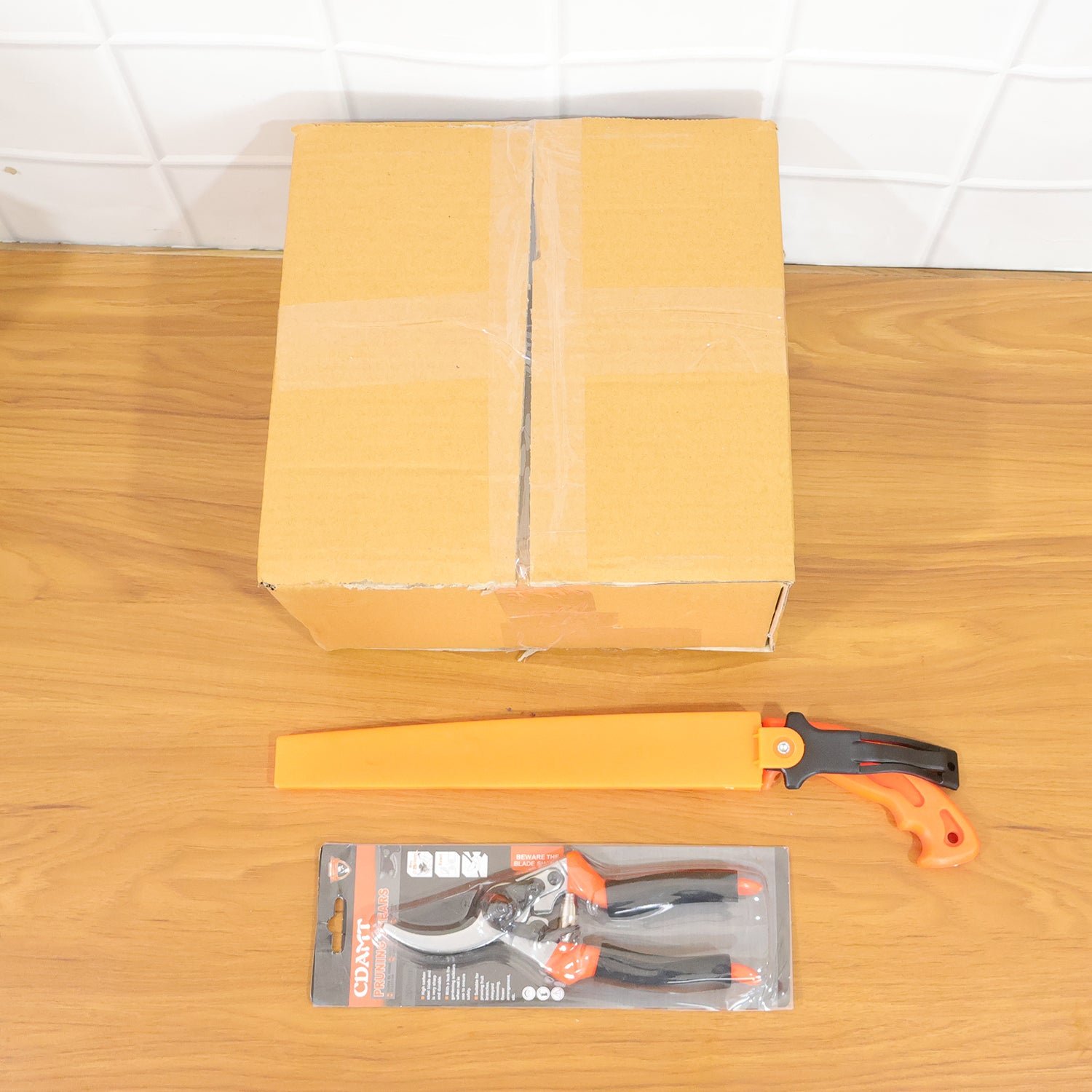 Garden Pruning Tool Combo – Heavy Duty Saw & Sharp Shears
