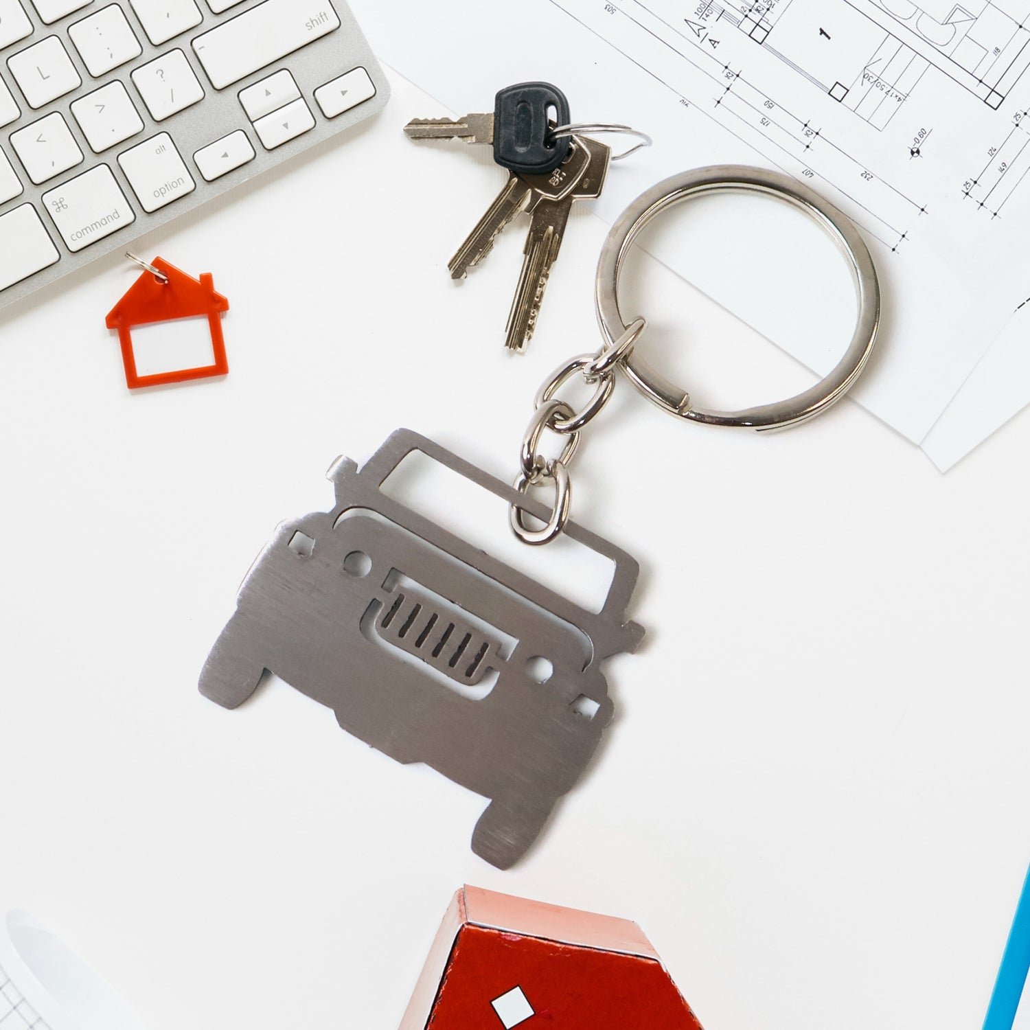 Metal Jeep Shape Keychain – Durable Stainless Steel Accessory