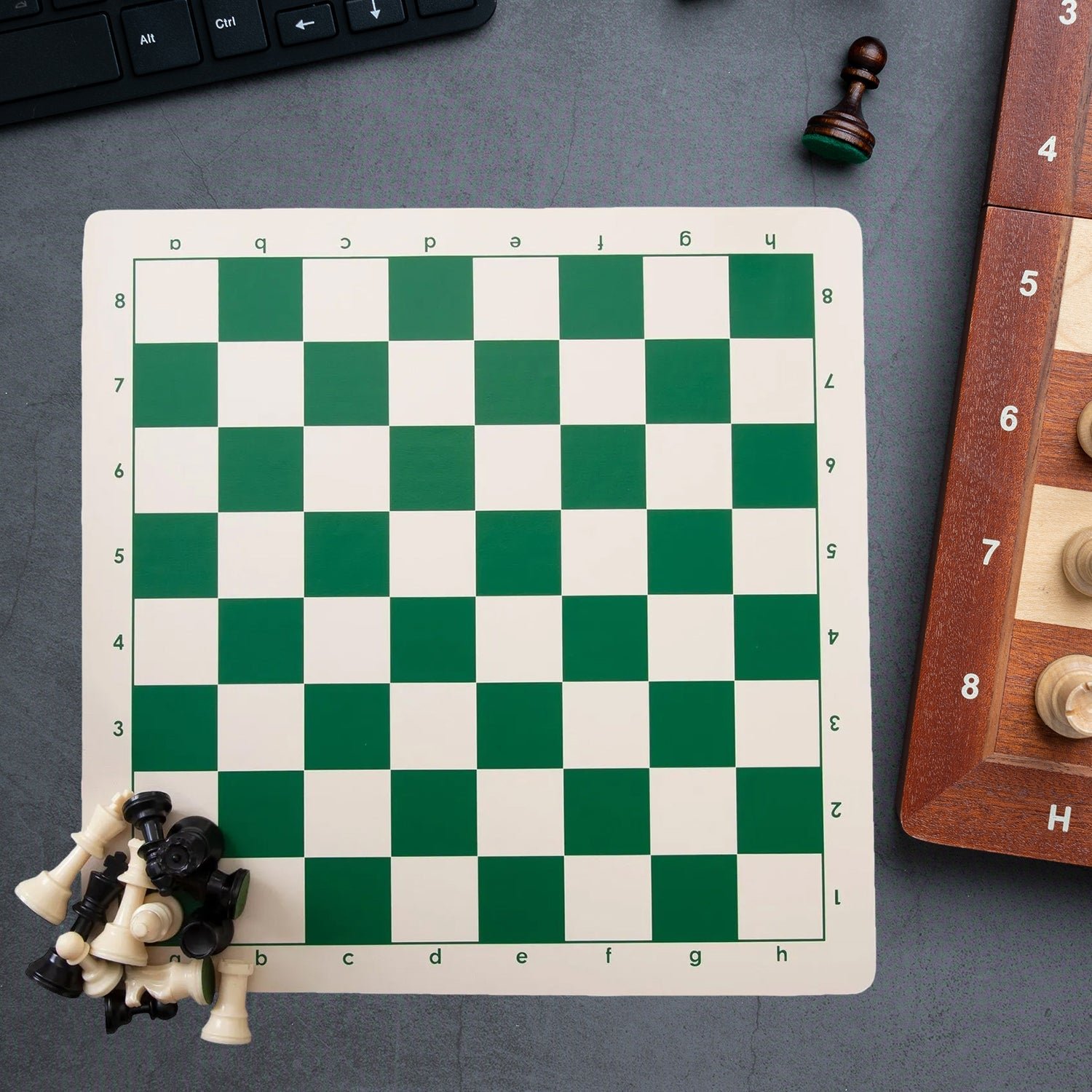 Portable Chess Set – Foldable, Travel-Friendly with Plastic Pieces